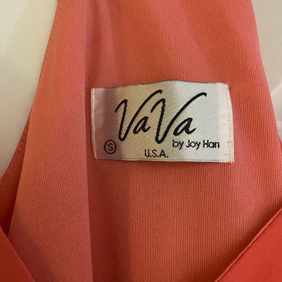 Coral colored Pompom tank - Picture 5 of 6